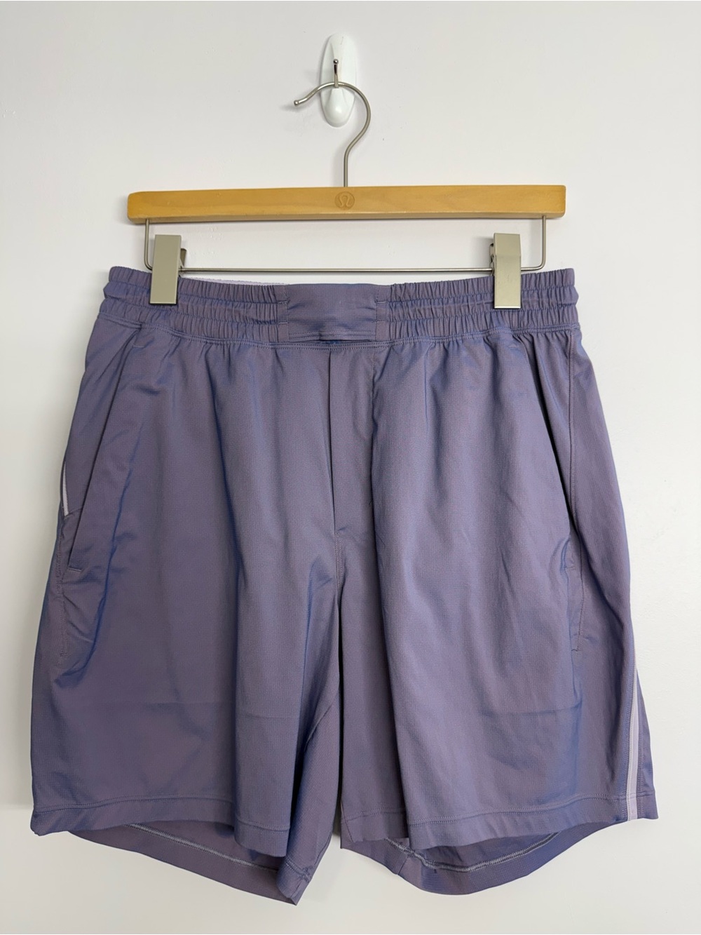 Lululemon Pace Breaker LL Short 7" Iridescent Sz Medium Kayak Blue Coral Kiss